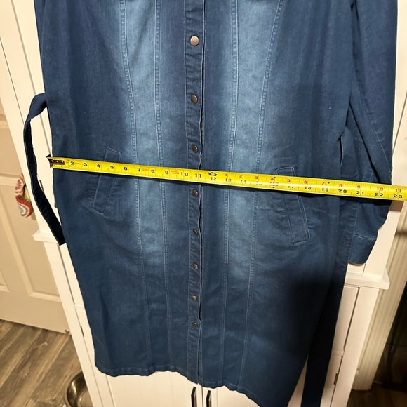 💋Stretch Denim Belted Dress💋 - Picture 3 of 5
